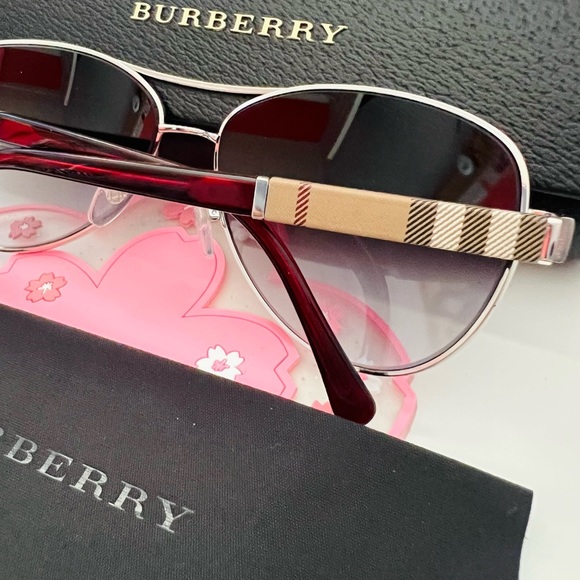 Burberry Sunglasses - Picture 3 of 7